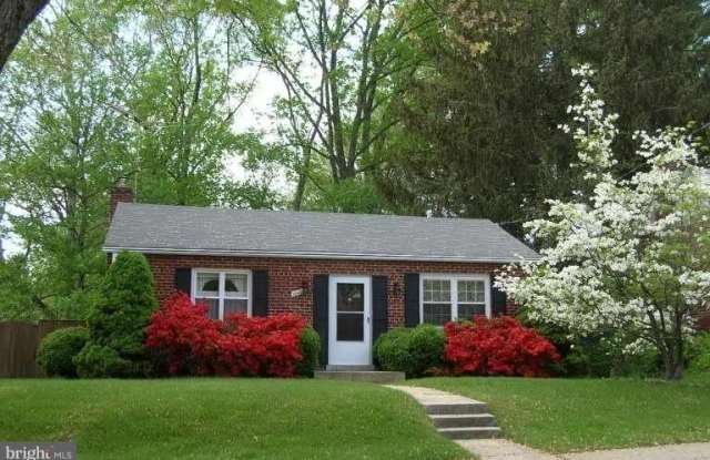 10400 PARKWOOD DRIVE photos photos