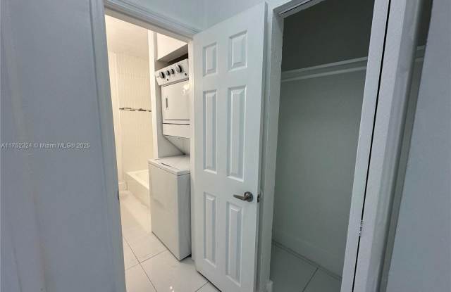 7935 Crespi Blvd photos photos