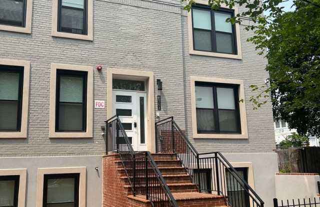 1620 Constitution Avenue NE photos photos