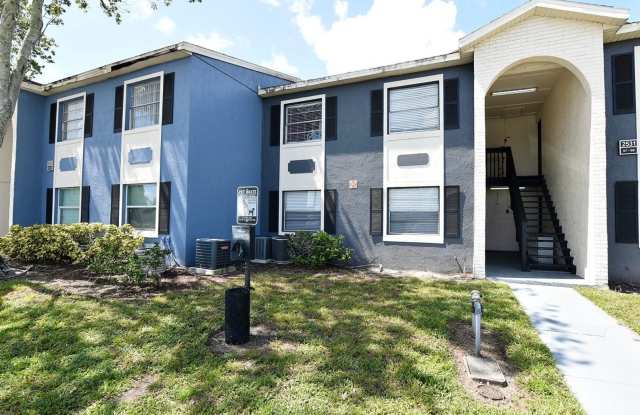 UPDATED KITCHEN!!! 2BR 1BA in Windmill Point. Waterford Lakes/UCF area. ALL TILE FLOORS, Community Pool! - 2531 North Alafaya Trail, University, FL 32826