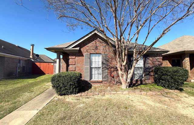 ** 3 bed 2 bath located in Thorington Trace ** Call 334-366-9198 to schedule a self tour photos photos