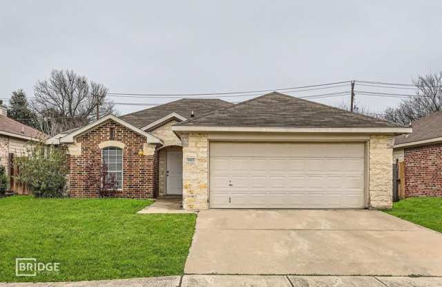 1025 Morrison Drive - 1025 Morrison Drive, Fort Worth, TX 76120