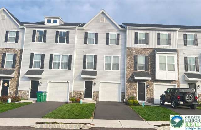 4904 Brookside Court photos photos