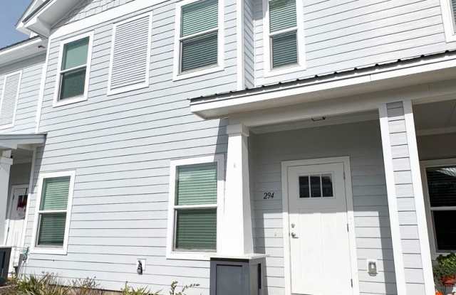 Centrally located townhome in The Verandas photos photos