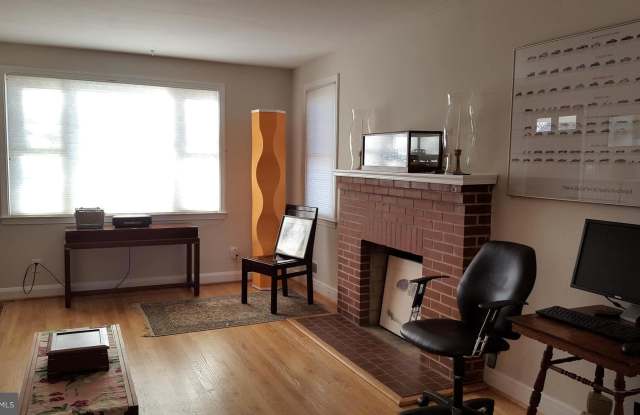 4305 HARCOURT ROAD Gallery 2