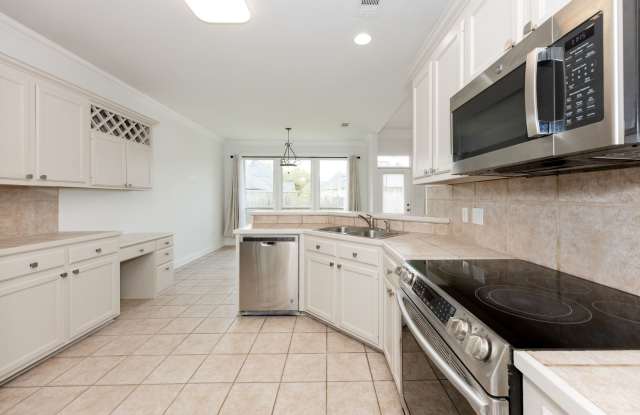 10562 Oakley Trace Dr Gallery 2