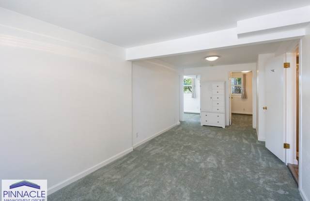 1406 Wilhelmina Rise (Downstairs) photos photos