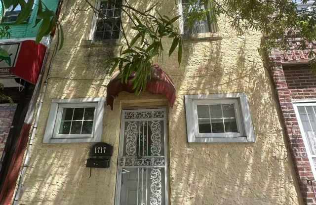 3B1.5B house in Wharton area South Philly Available NOW Gallery 1