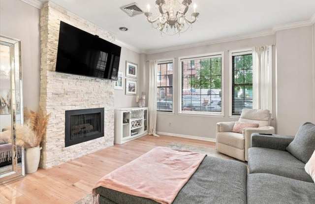 902 WILLOW AVE photos photos