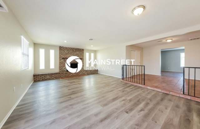 4714 North 49th Drive Gallery 2