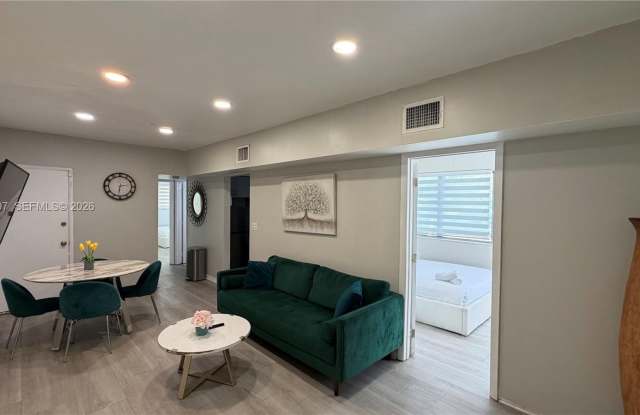 10000 E Bay Harbor Dr photos photos