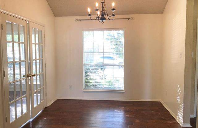 3905 Pinetree Drive Gallery 3