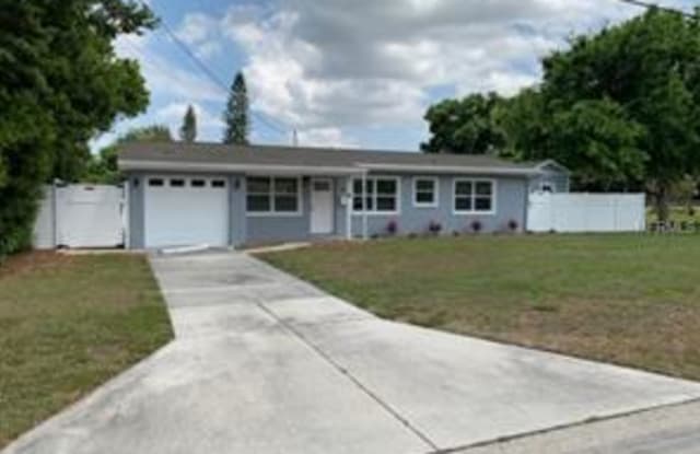 337 Barbara Cir - 337 Barbara Circle, Belleair, FL 33756