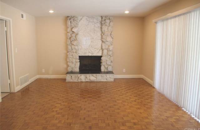4772 Candleberry Gallery 4