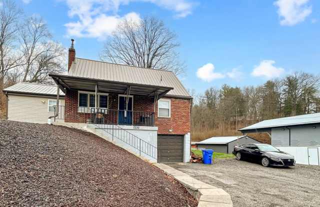 Charming 3-bedroom, 1-bath home in Oakdale, PA! photos photos