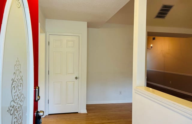 Wow! Check out this charming 3-bedroom, 2-bathroom home located in Sharpsburg! Gallery 4