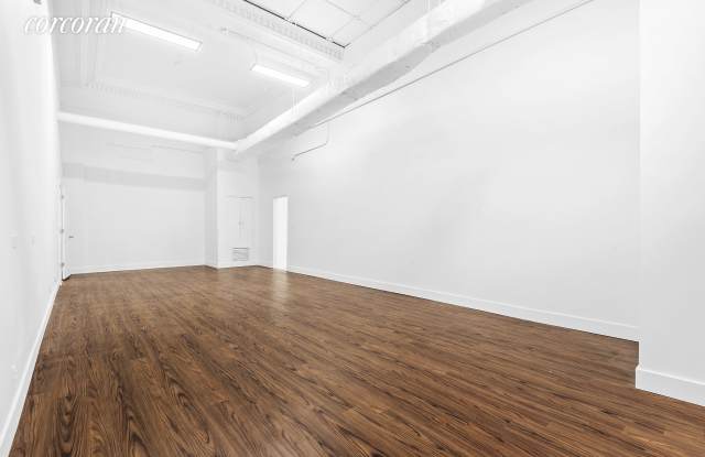 738 Manhattan Avenue Gallery 3
