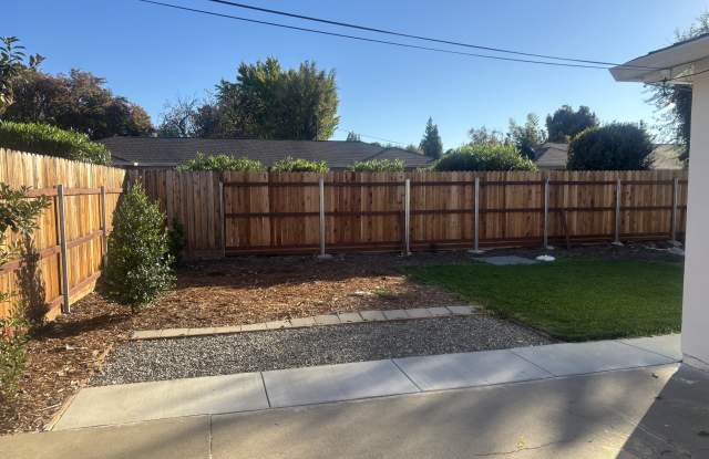 1166 West Court - 1166 West Court, Woodland, CA 95695