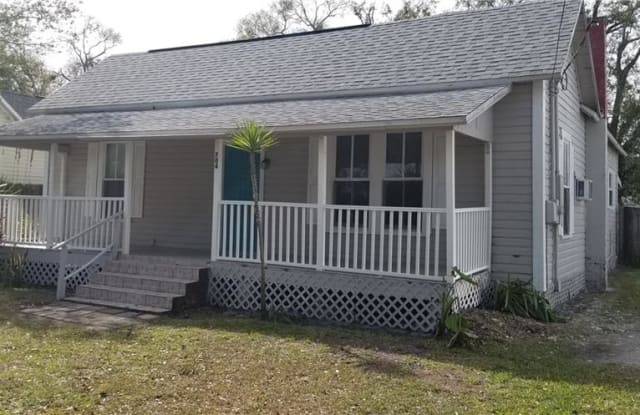 704 NW 1ST AVENUE - 704 Northwest 1st Avenue, Mulberry, FL 33860