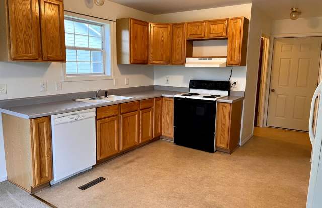 3 Bed, 2 Bath home with garage photos photos