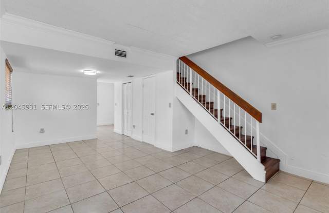 8252 NW 6th Ter Gallery 3