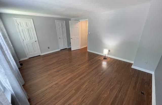 3 bd 2ba end unit townhouse. photos photos