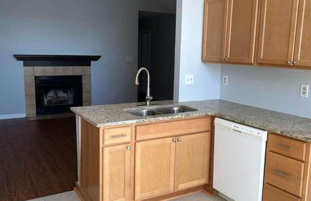 3056 Yorktown Circle Gallery 3