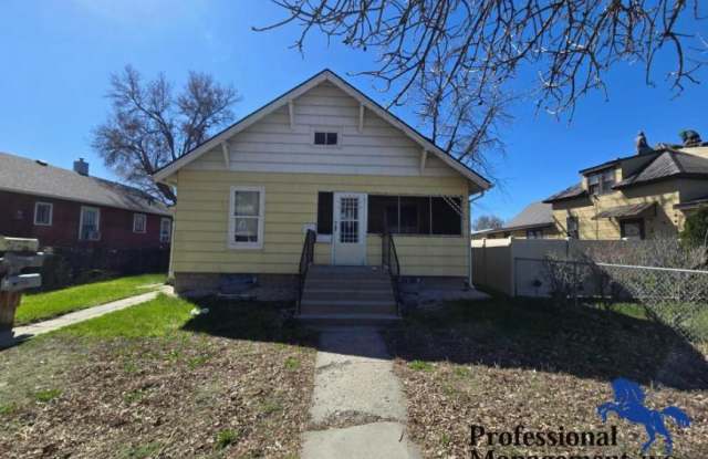 130 Custer Ave photos photos