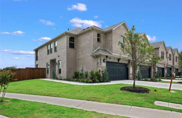 724 Reeves Lane - 724 Reeves Ln, Plano, TX 75075