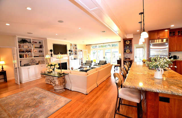 Charming Vacation Home, Furnished 4Bd/3.5Ba Home photos photos