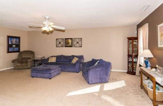 15543 Old Pond Circle Gallery 3