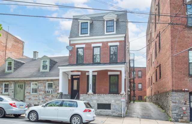 323 N Mulberry St photos photos