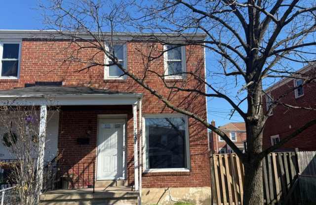 End Unit 3BR Townhome in Dundalk | Covered Porch, Fenced Yard, Central A/C + Off Street Parking photos photos