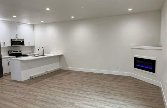 Brand New 3 bedroom, 2.5 Bath Townhomes - 5872 Cedar Street, Ferndale, WA 98248