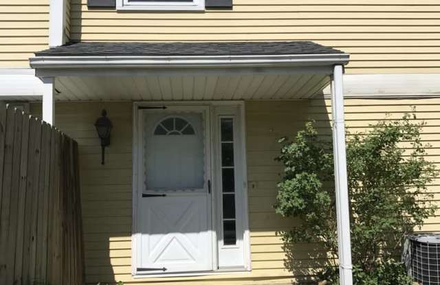 Beautiful 2 bedroom Condo in St. Joseph - 2630 Woodgate Drive, Shoreham, MI 49085