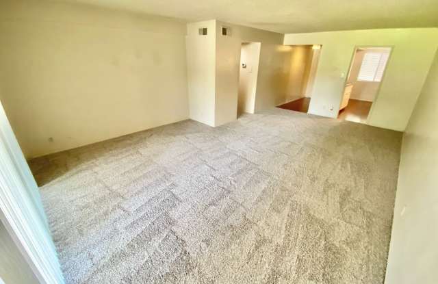 MOVE IN SPECIAL-NO RENT DUE UNTIL JANUARY 1, 2026 - 2 Bedroom 2 Bathroom in Central Phoenix photos photos MOVE IN SPECIAL-NO RENT DUE UNTIL JANUARY 1, 2026 - 2 Bedroom 2 Bathroom in Central Phoenix photos photos