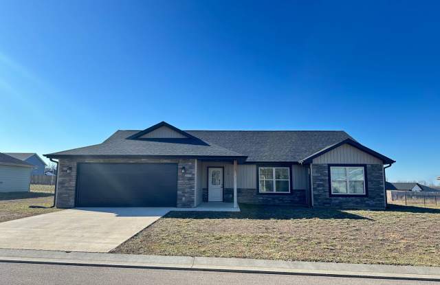 Now Available FOR RENT 4 Bed 2 Bath | Summit Pass Subdivision | Waynesville, MO photos photos