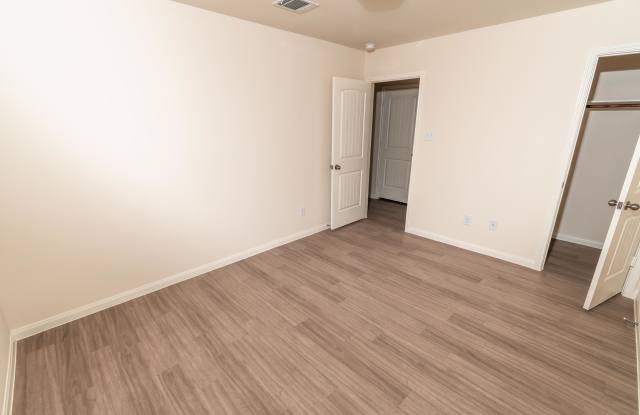 5855 Santa Bernadetta Gallery 4