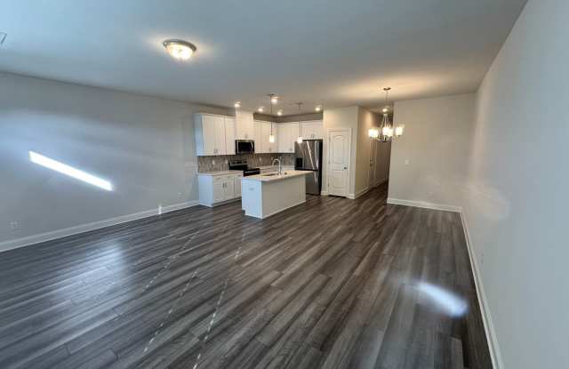 FOR LEASE- TOWNHOME 1.5 MILES FROM I40! Gallery 4