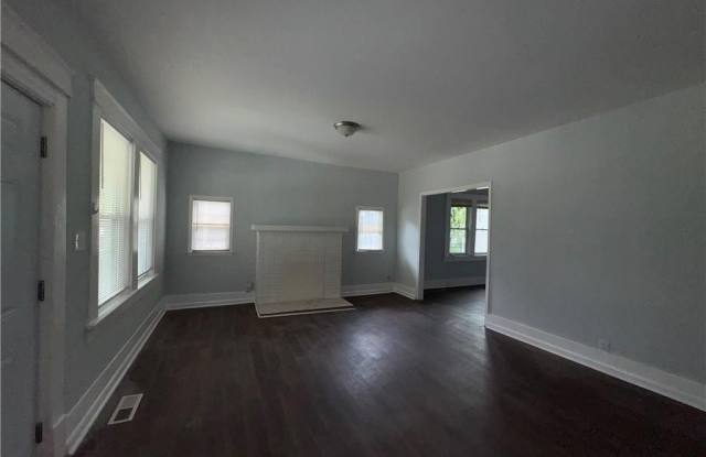 1462 Lucile Avenue SW Gallery 4