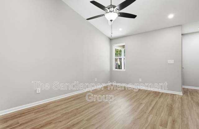 5230-B Scarsdale Drive Gallery 4