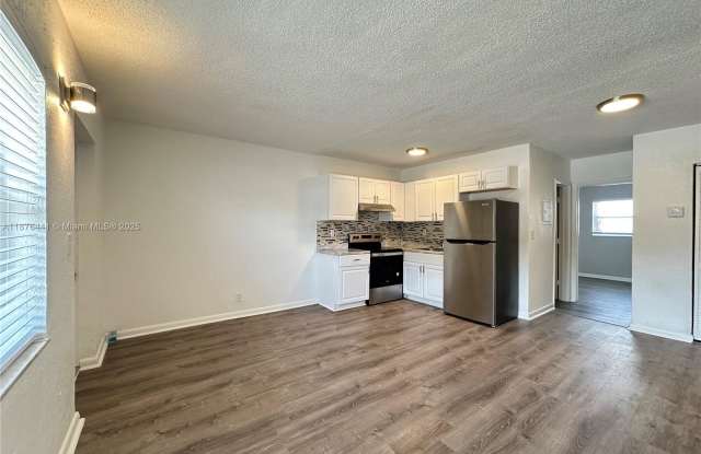 3660 NE 11th Ave photos photos