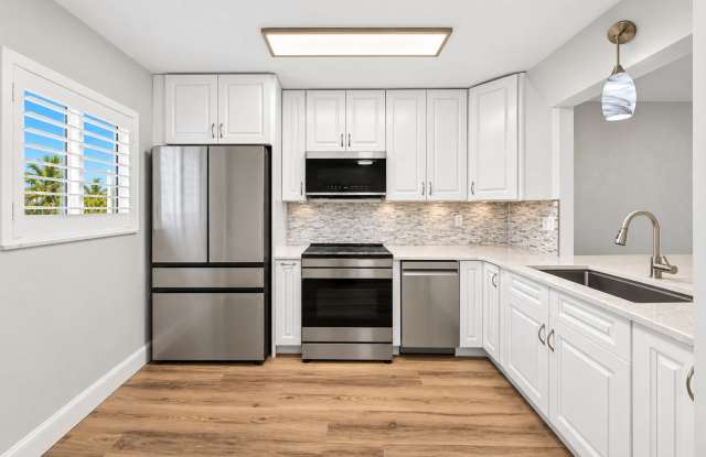 Luxury Riverfront Living in Daytona Beach Gallery 4
