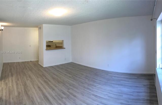 1027 Twin Lakes Dr photos photos