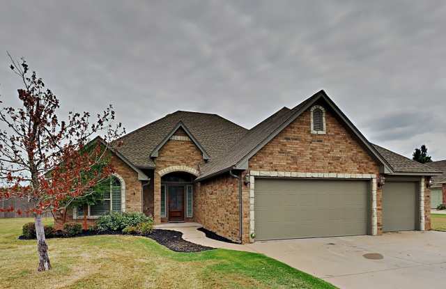 4 Bedroom 2.5 Bath Home With Bonus Room and Storm Shelter In Mustang Schools photos photos 4 Bedroom 2.5 Bath Home With Bonus Room and Storm Shelter In Mustang Schools photos photos