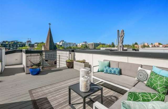 Live In Style on Capital Hill photos photos