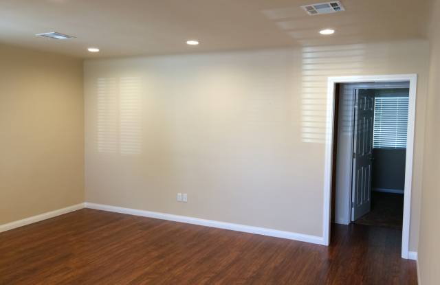 TWO BEDROOM LAKEWOOD HOME AVAILABLE FOR YOU--CALL US TODAY! photos photos