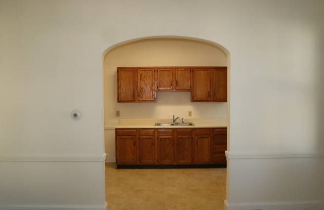 400 CAMDEN Avenue Gallery 4