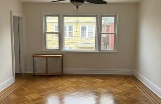 30 NEWARK BAY CT Gallery 2