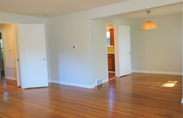 6558 24th Ave NE Gallery 4